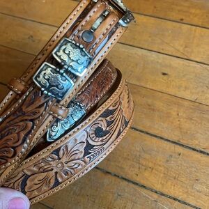 Tony lama brown tooled leather belt
